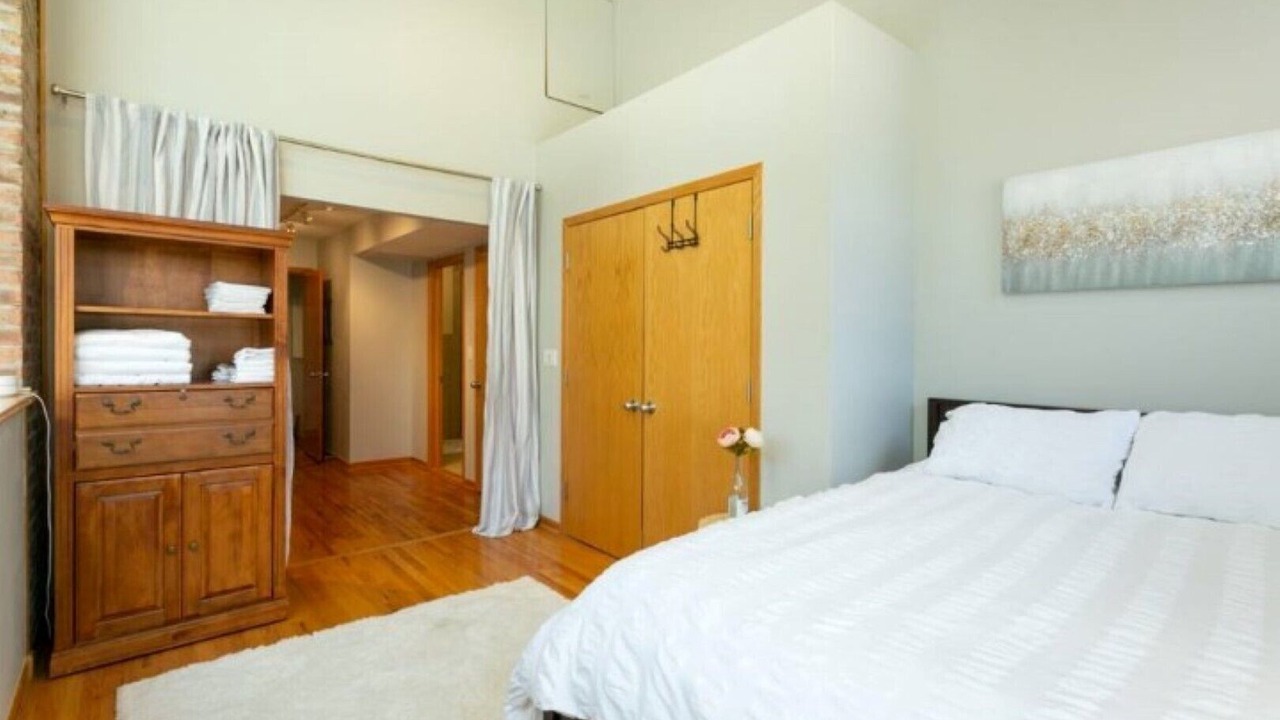 Photo of Bedroom in Lakeview