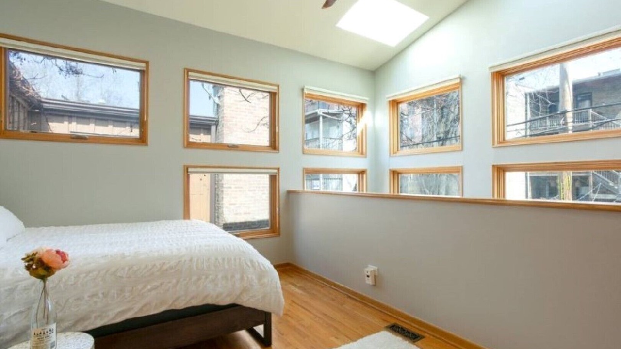 Photo of Bedroom in Lakeview