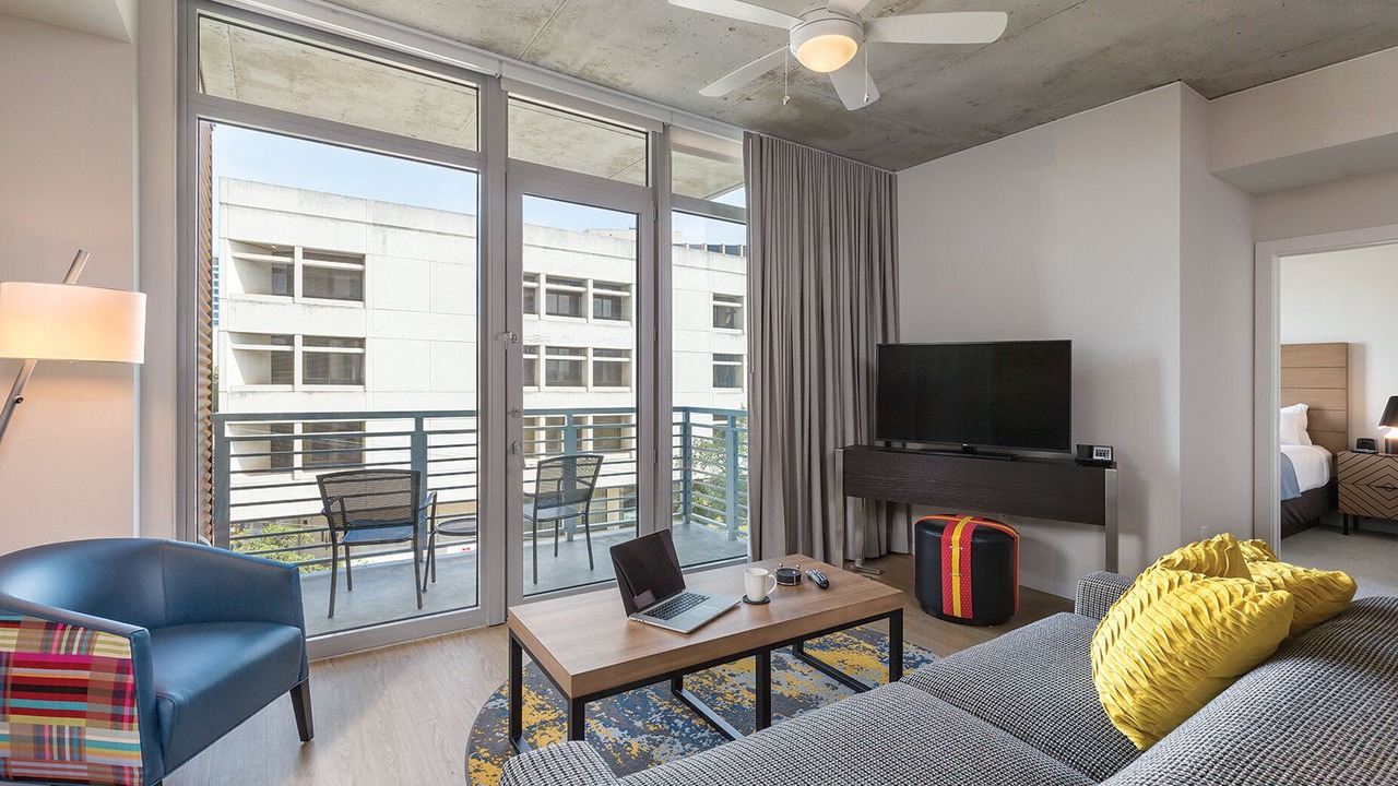 Photo of Livingroom in Civic District