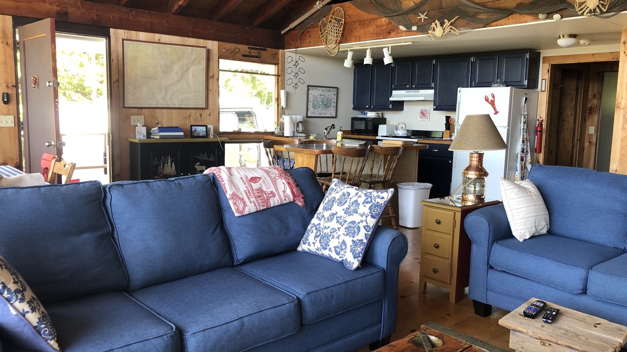 Photo of Livingroom in South Addison