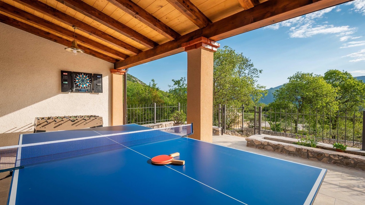 Photo of Patio Balcony in Vid