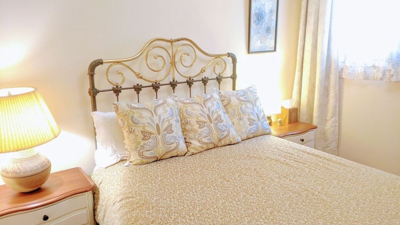 Photo of Bedroom in Telegraph Hill