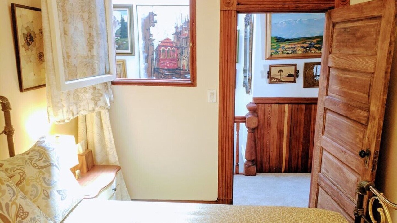 Photo of Bedroom in Telegraph Hill