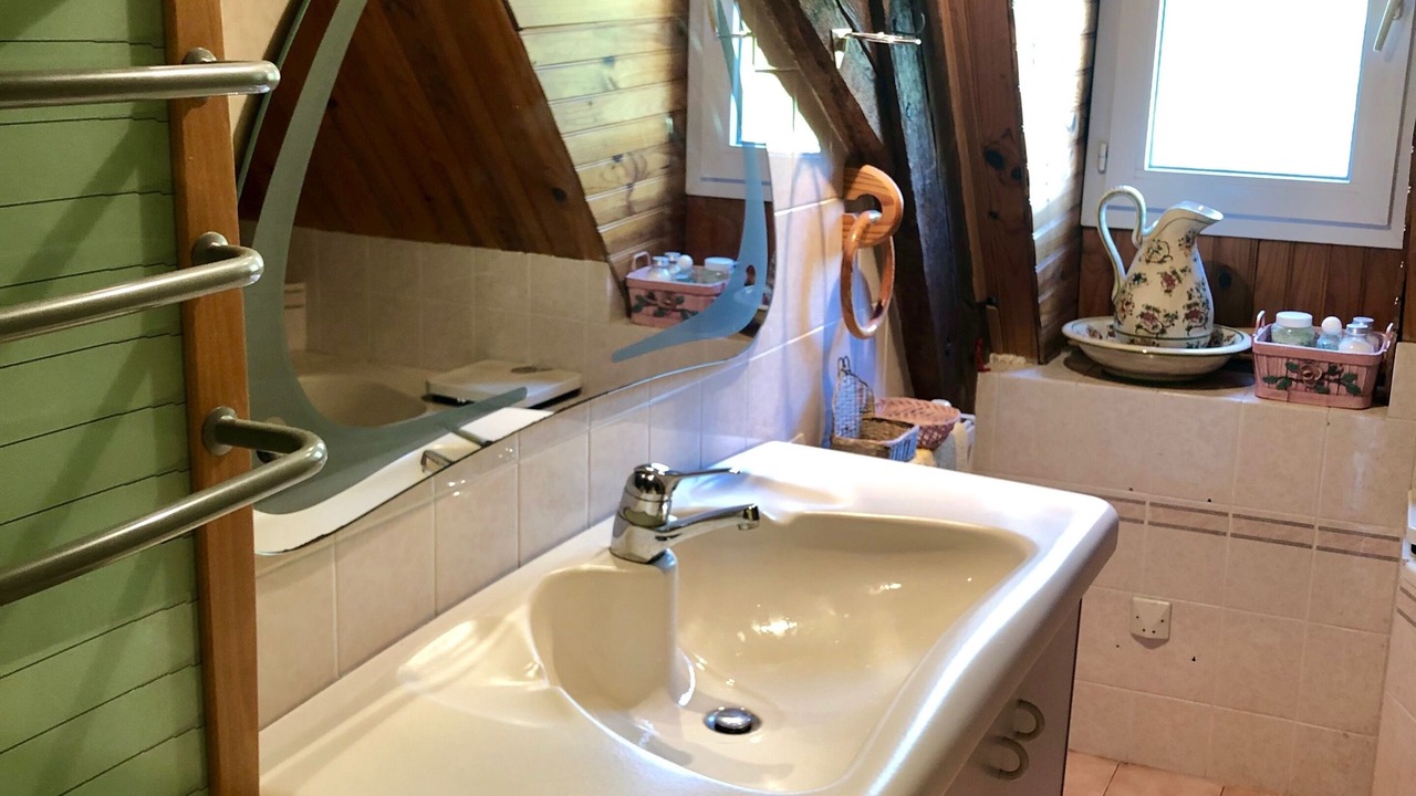 Photo of Bathroom in Nyoiseau