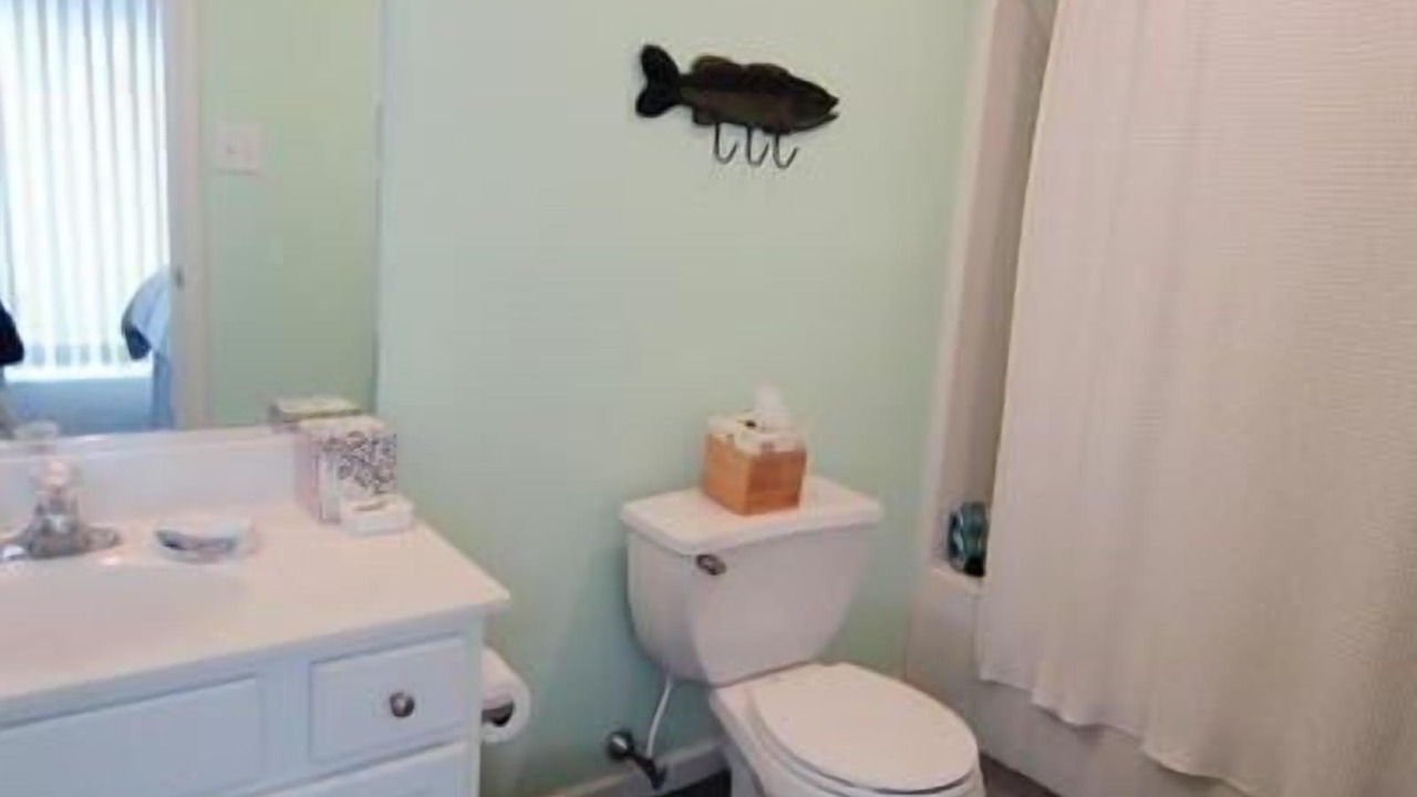 Photo of Bathroom in Townsend's Inlet