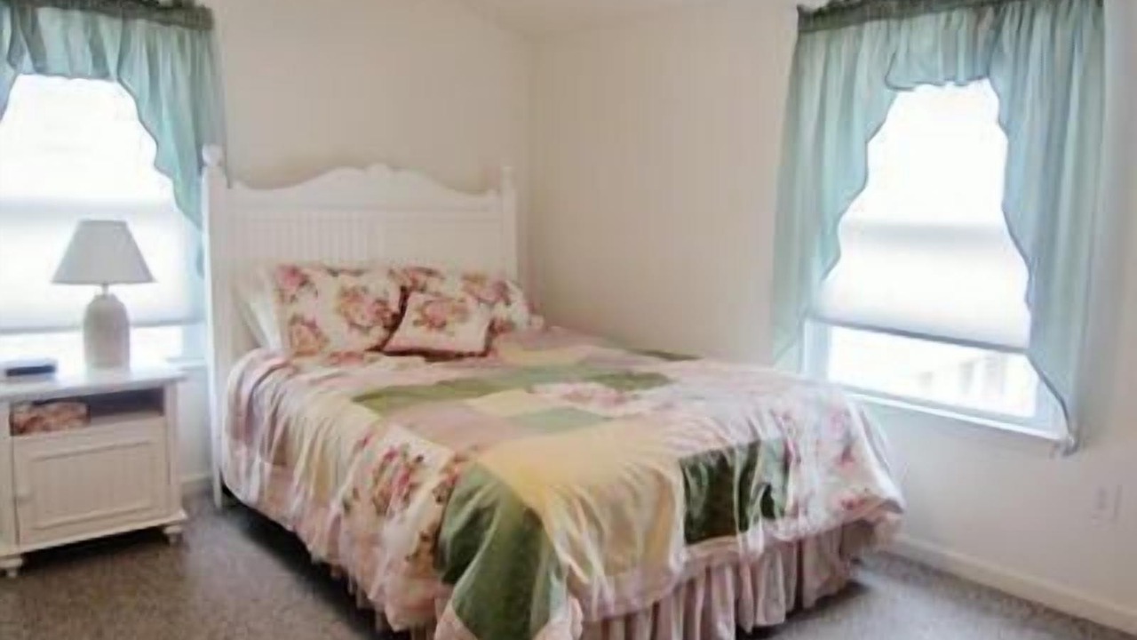 Photo of Bedroom in Townsend's Inlet