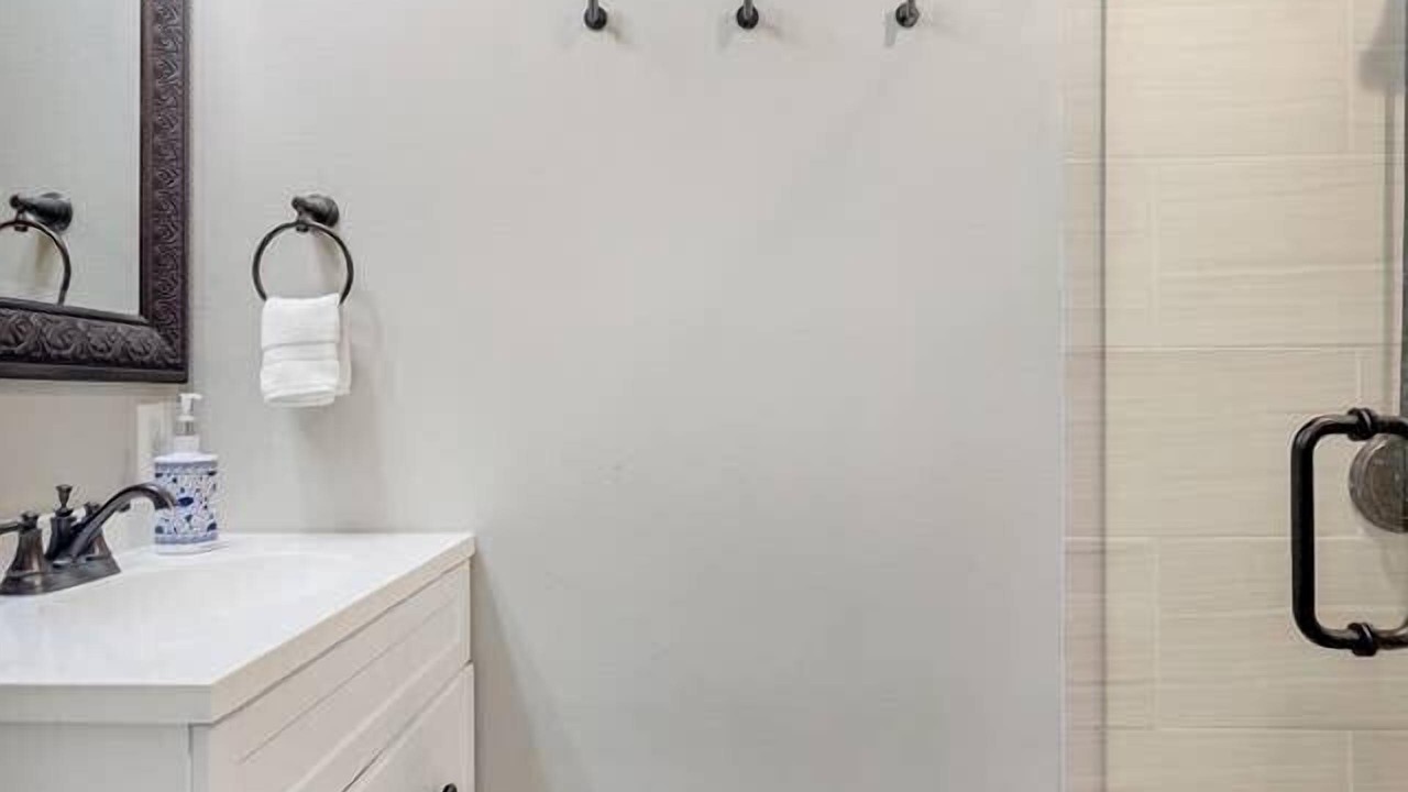 Photo of Bathroom in Kingsland