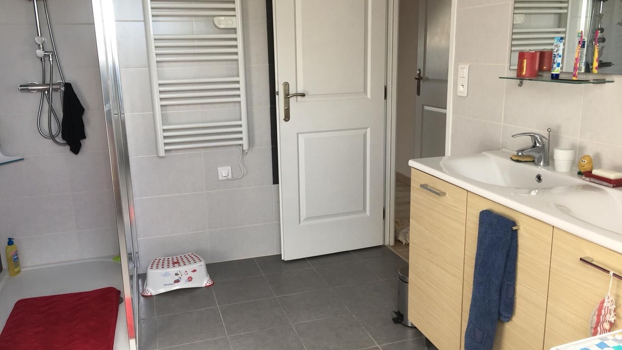 Photo of Bathroom in Surtainville