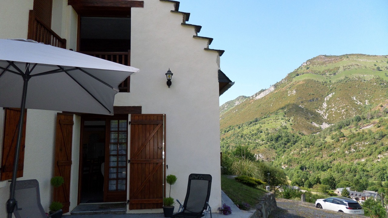 Photo of Outdoor in Campan