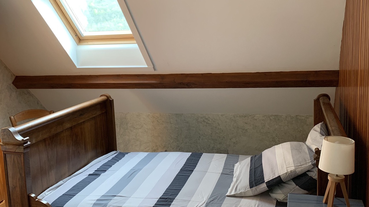 Photo of Bedroom in Campan
