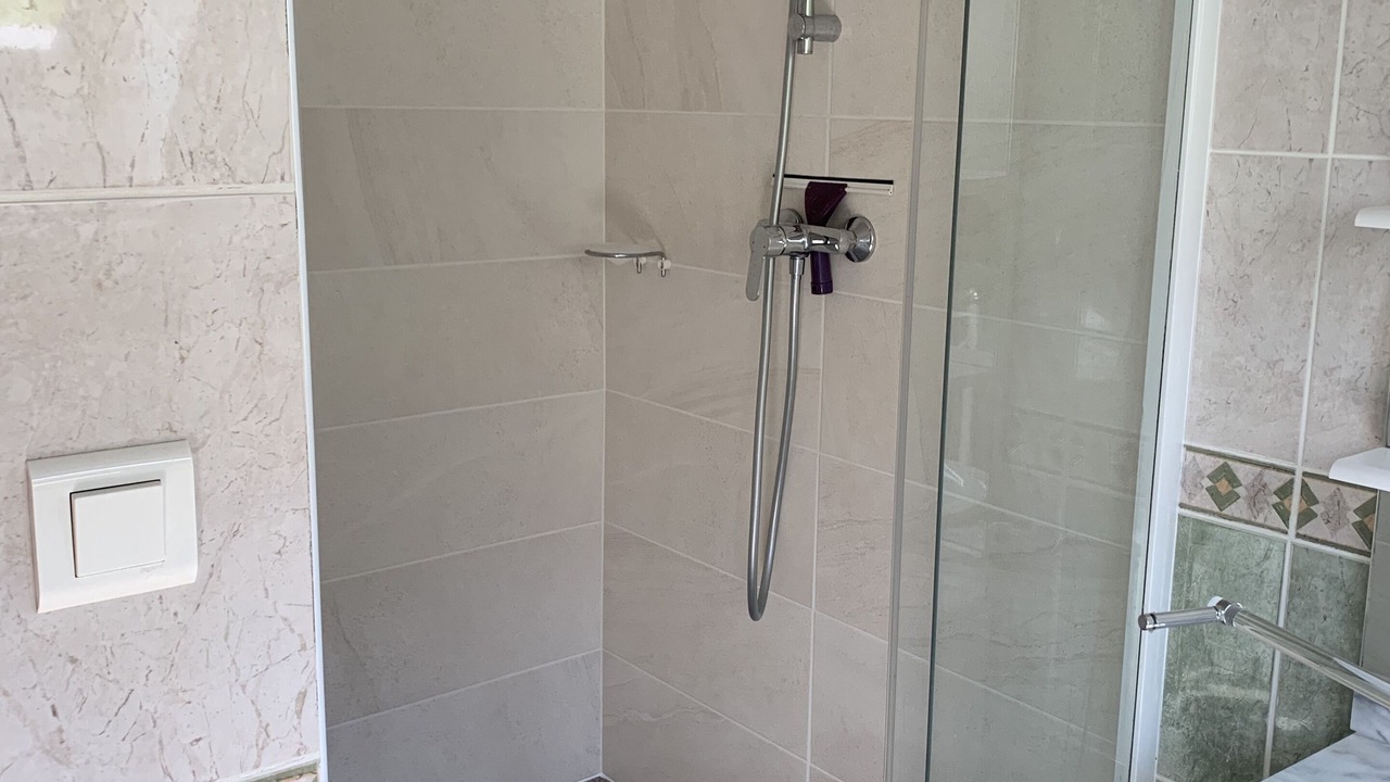 Photo of Bathroom in Campan