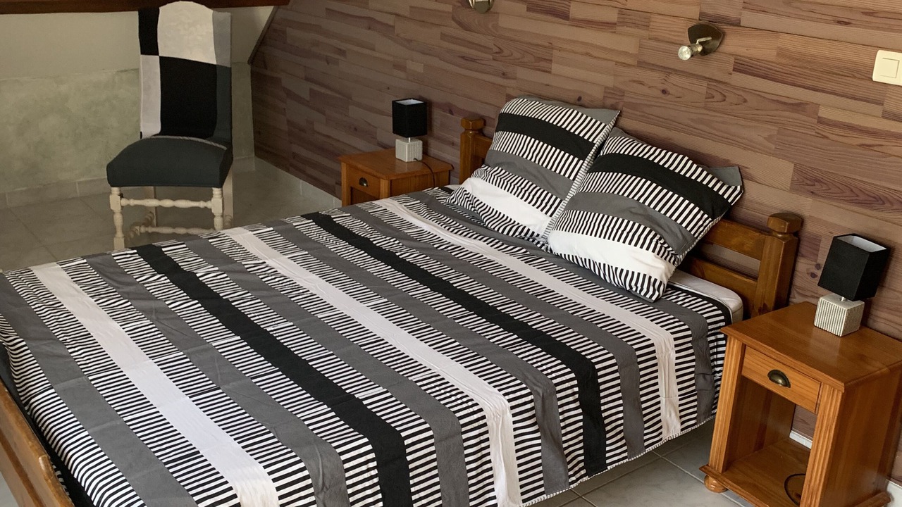 Photo of Bedroom in Campan