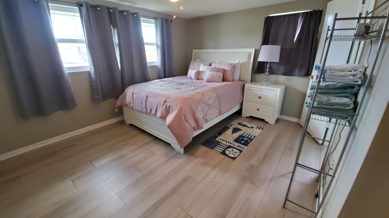 Photo of Bedroom in Jasmine Lakes