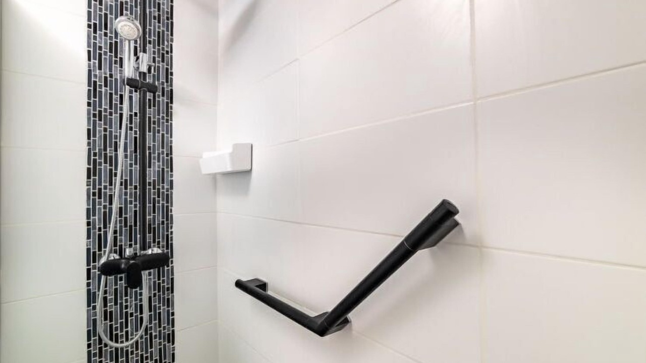 Photo of Bathroom in Le Lavandou