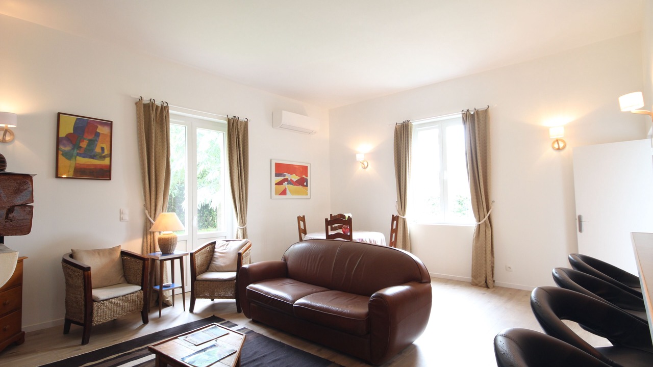 Photo of Livingroom in Derchigny