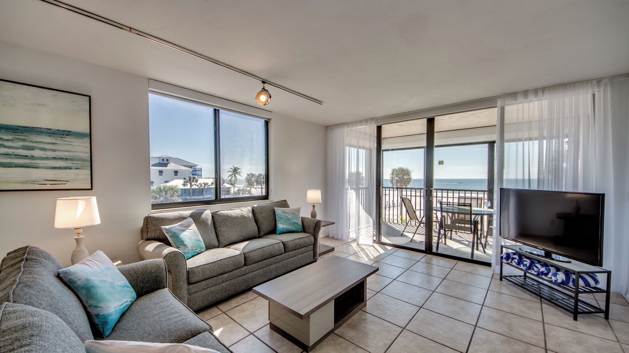 Photo of Livingroom in Fort Myers Beach