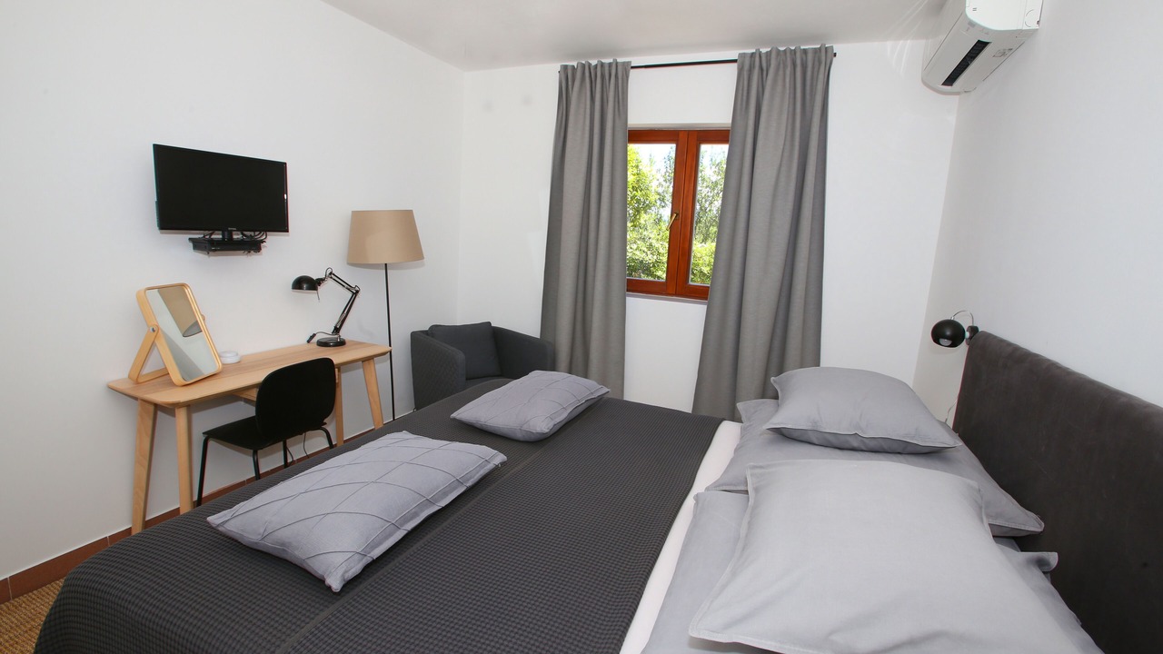 Photo of Bedroom in Batomalj