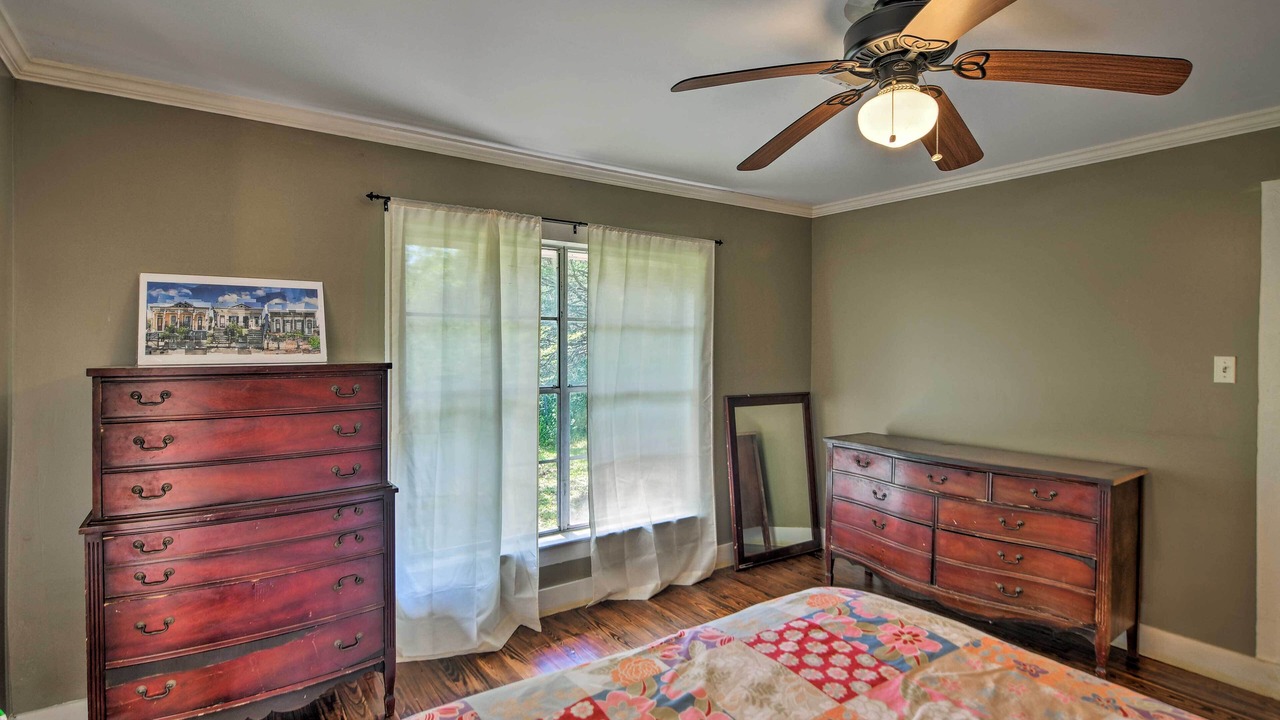 Photo of Bedroom in Clinton