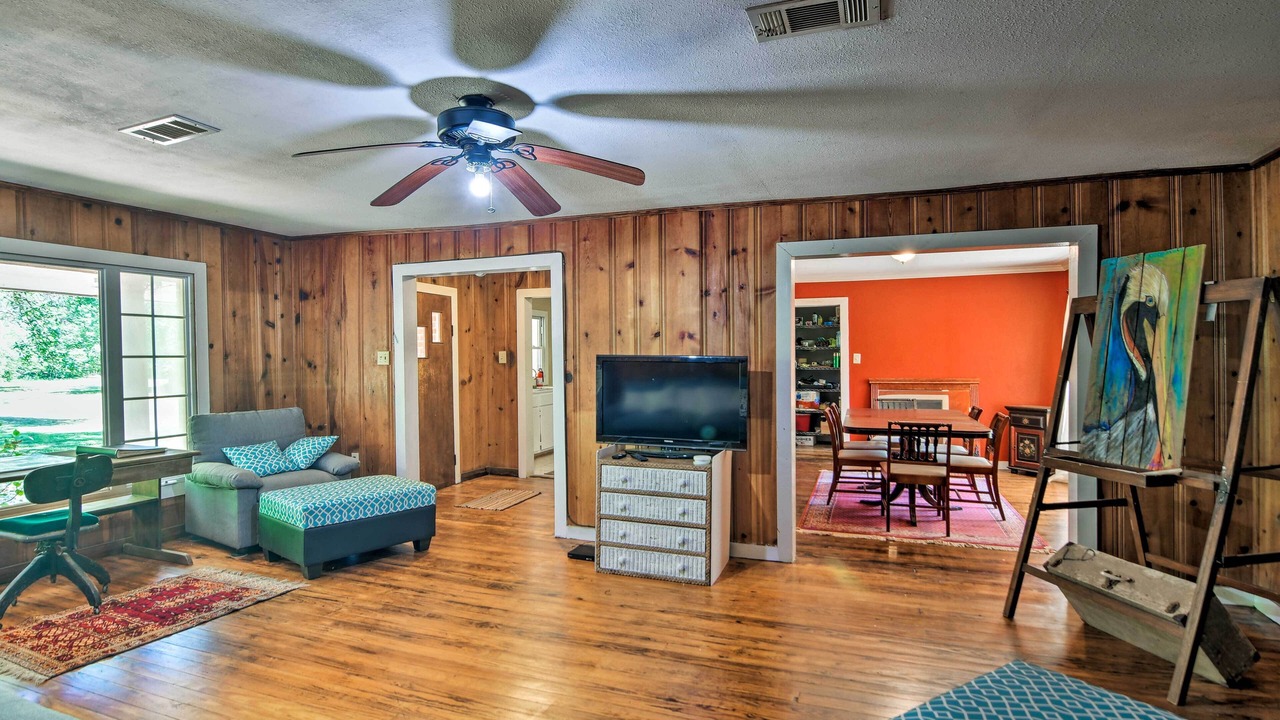 Photo of Livingroom in Clinton