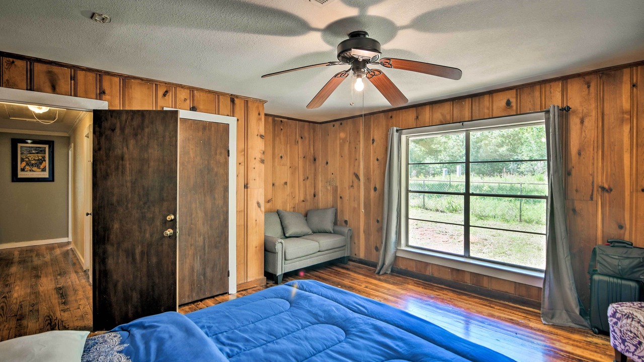 Photo of Bedroom in Clinton