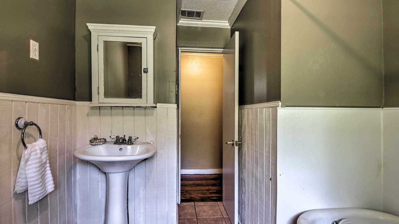 Photo of Bathroom in Clinton