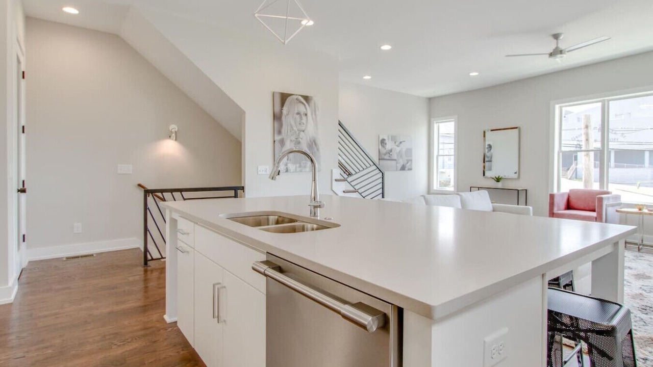 Photo of Others in Nashville