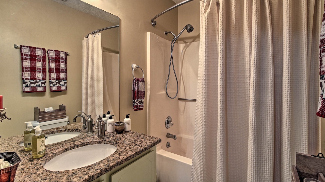 Photo of Bathroom in Midway