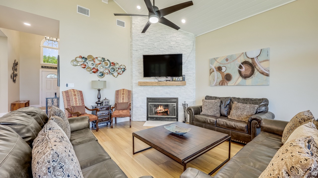 Photo of Livingroom in Highland Lake Estates