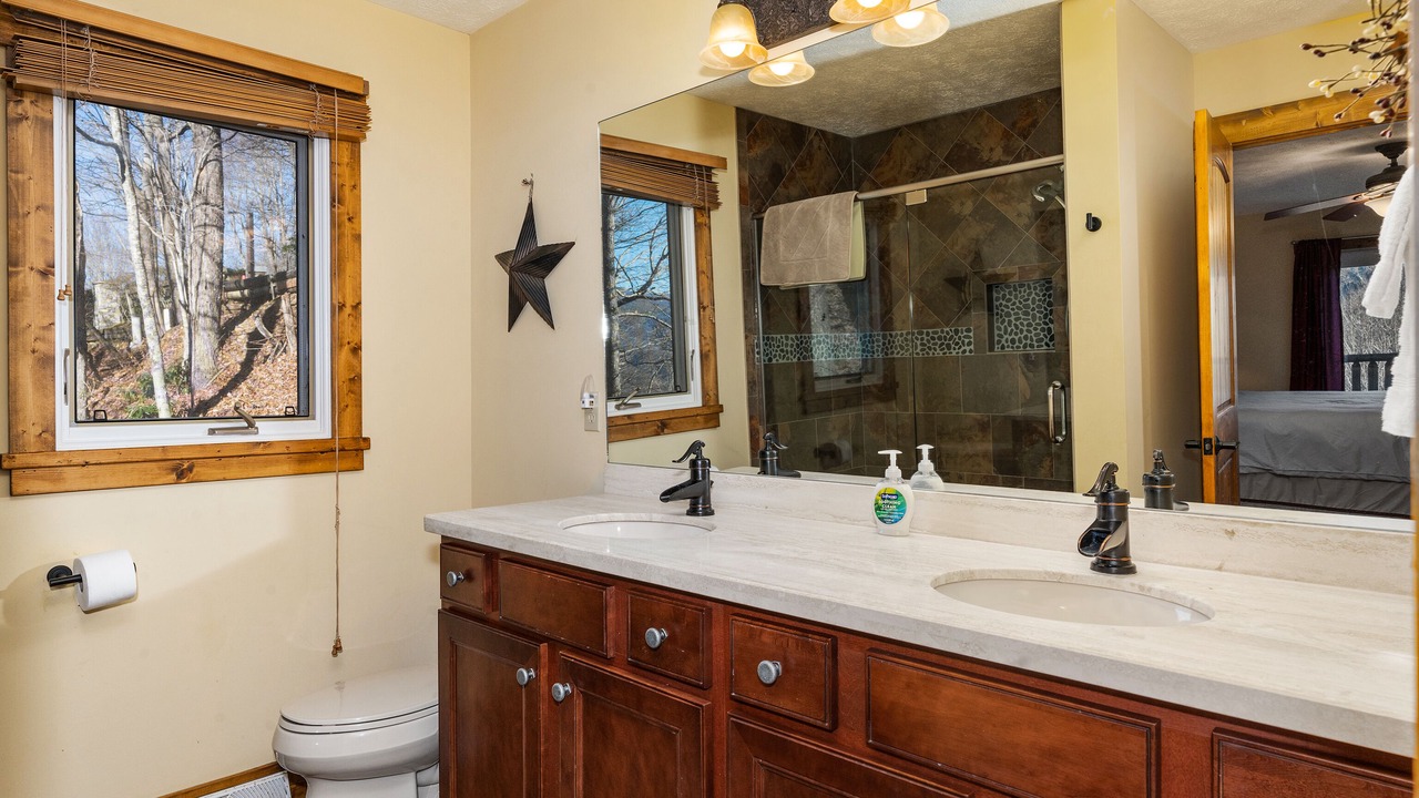Photo of Bathroom in Maggie Valley
