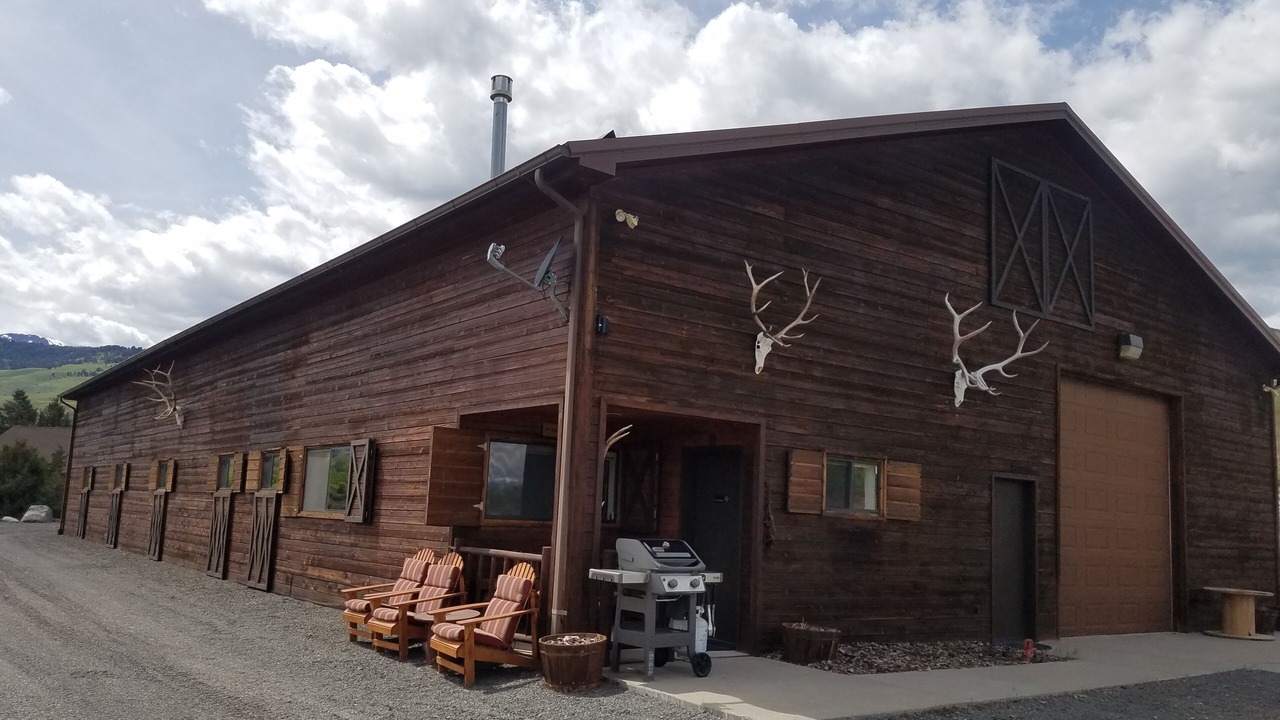 Photo of Others in Emigrant