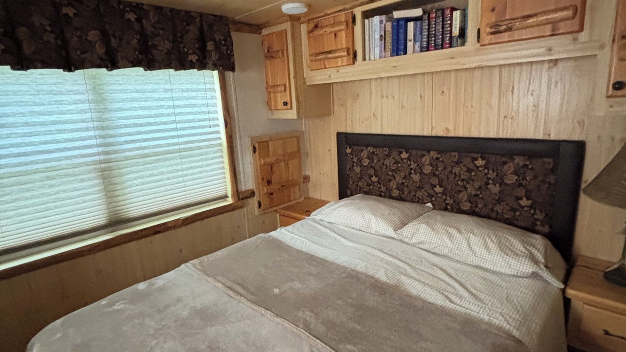 Photo of Bedroom in Valois