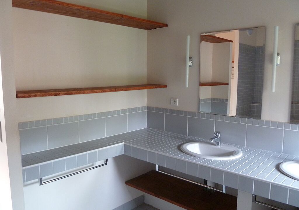 Photo of Bathroom in Livers-Cazelles