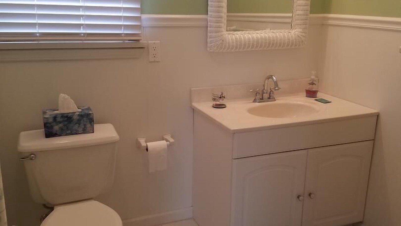 Photo of Bathroom in Avalon
