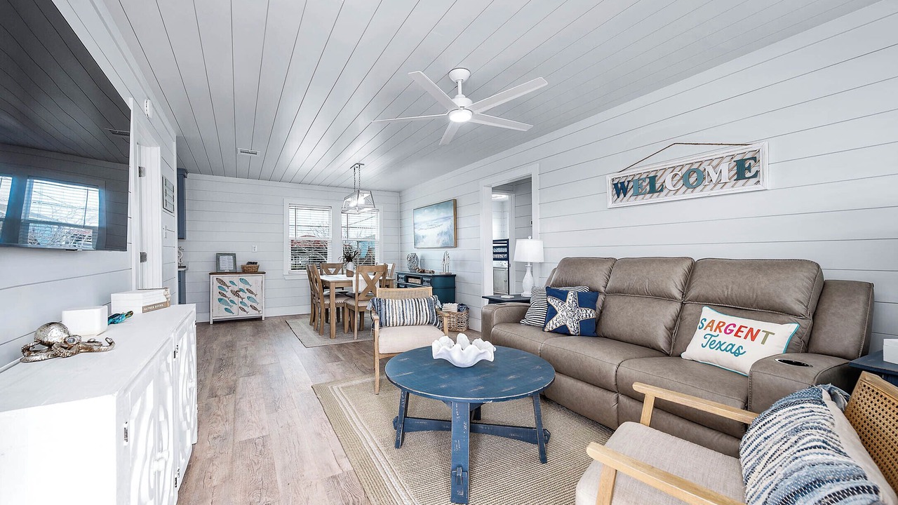 Photo of Livingroom in Cedar Lane