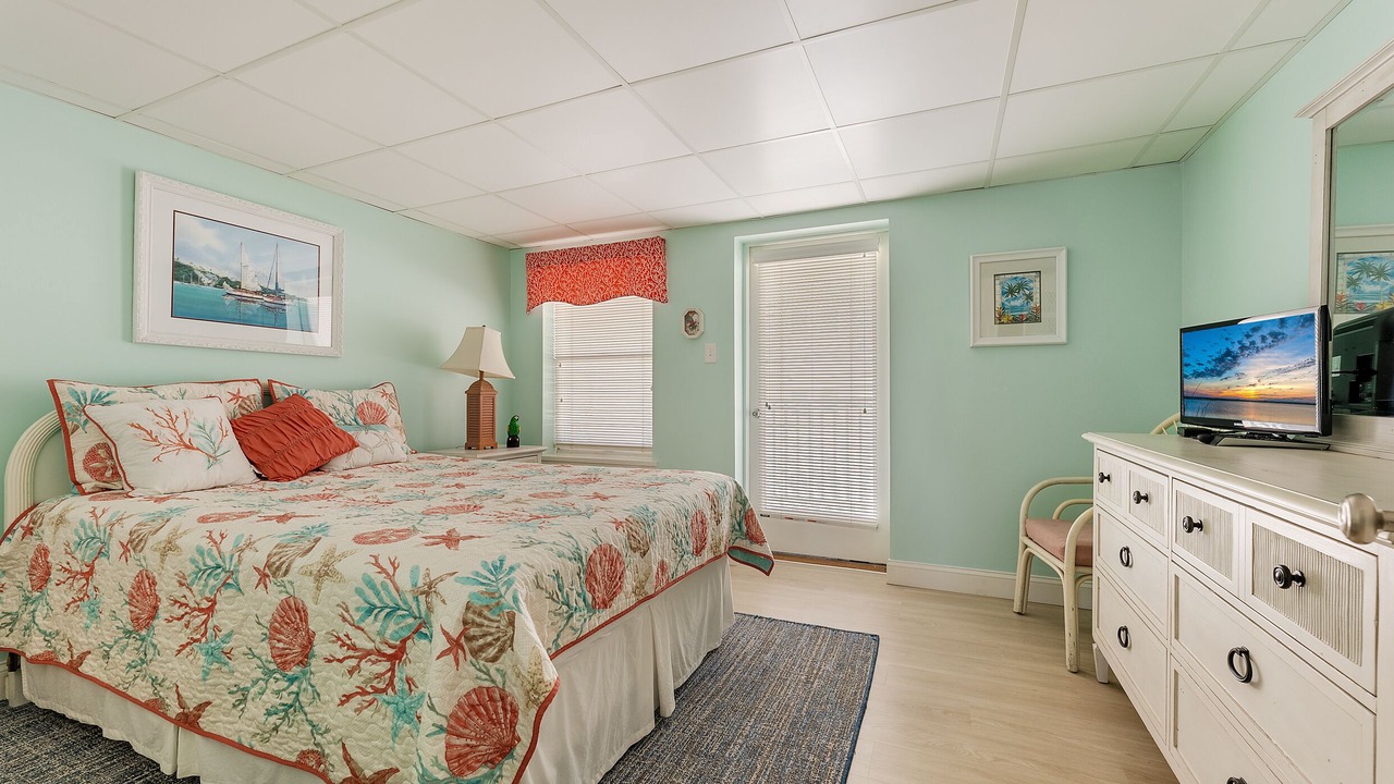 Photo of Bedroom in Avalon