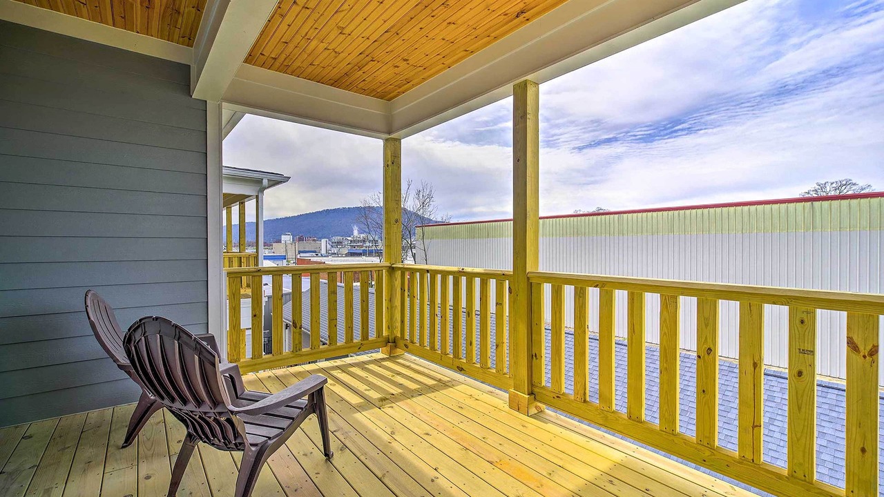 Photo of Patio Balcony in Downtown Chattanooga