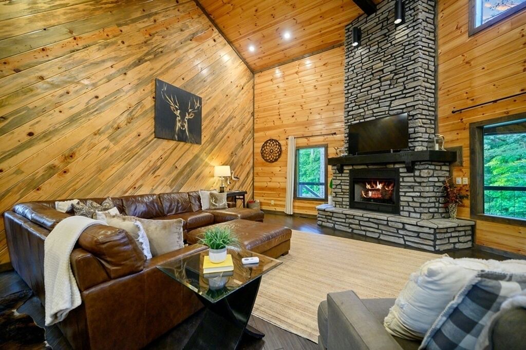 Photo of Livingroom in Broken Bow