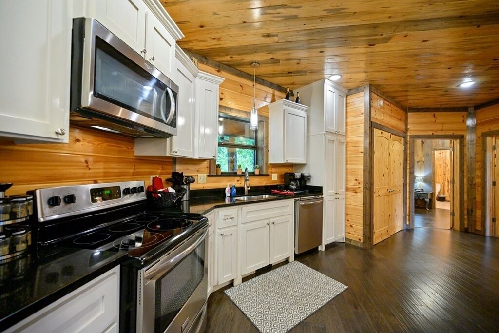 Photo of Kitchen in Broken Bow
