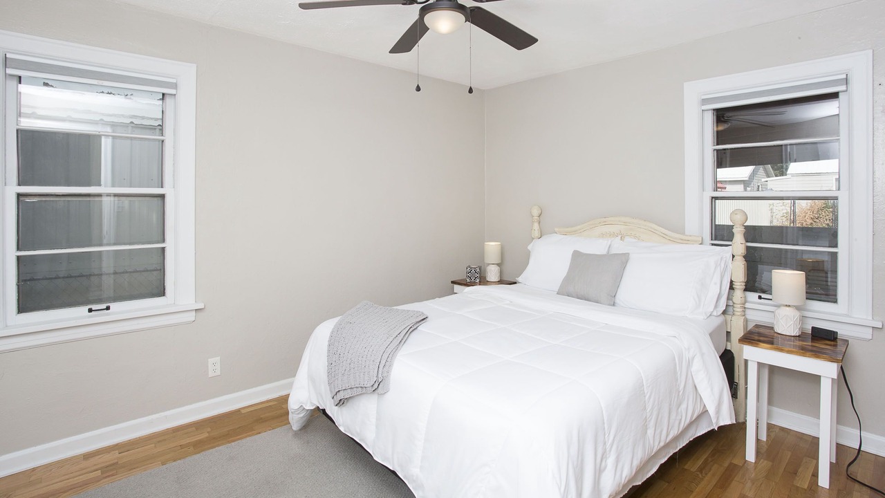 Photo of Bedroom in Central - Terry