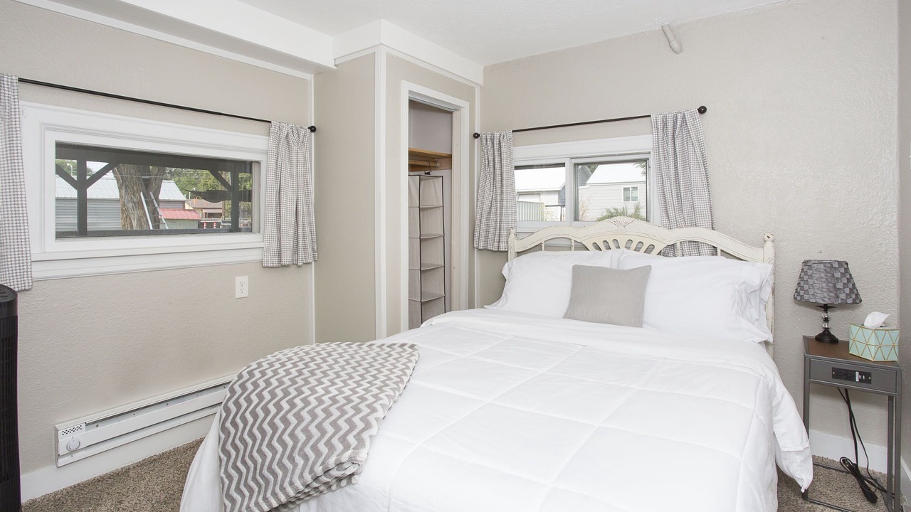 Photo of Bedroom in Central - Terry