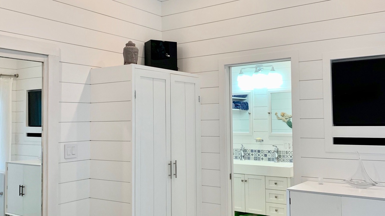 Photo of Bedroom in Eastern Malibu