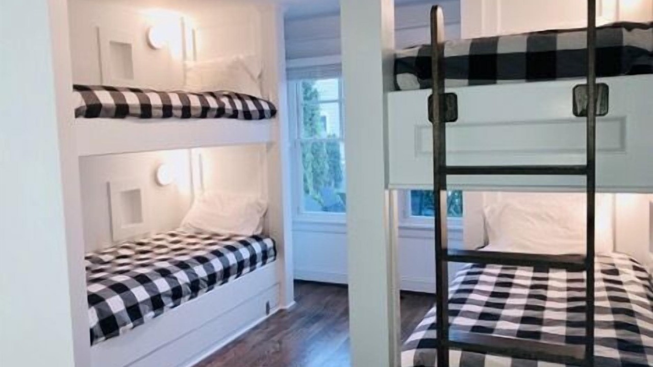 Photo of Bedroom in Avalon