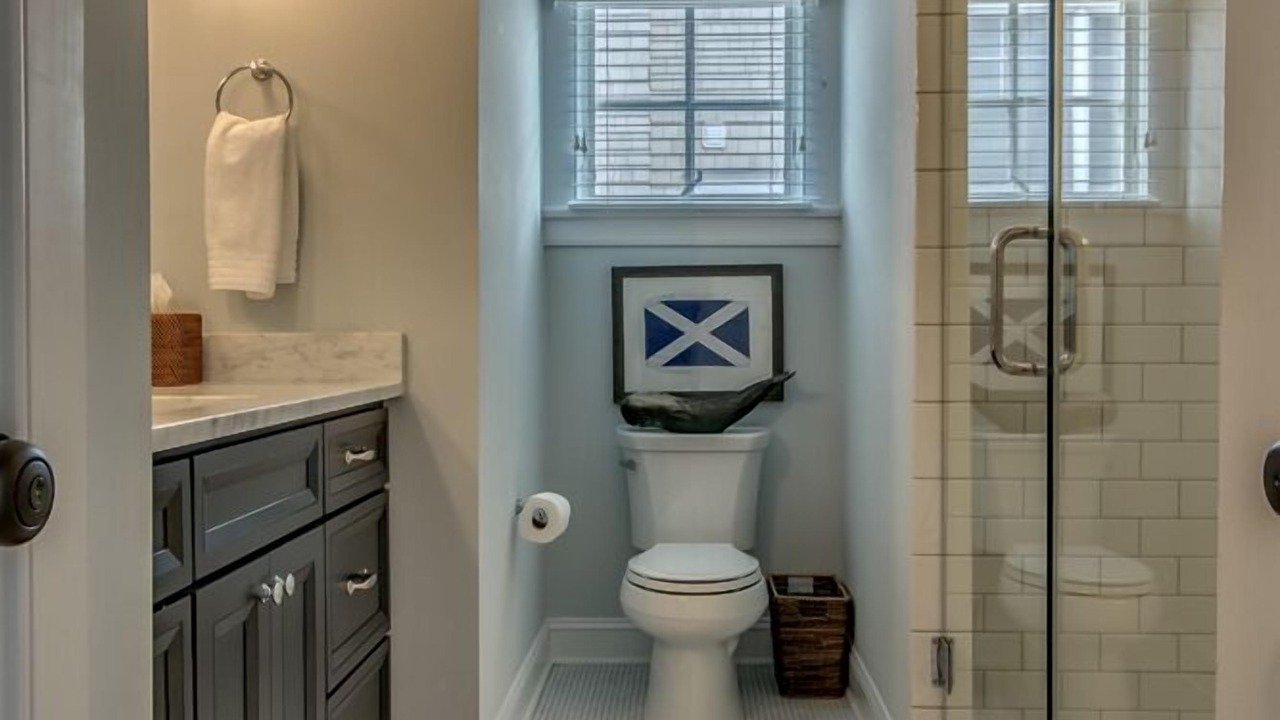 Photo of Bathroom in Avalon