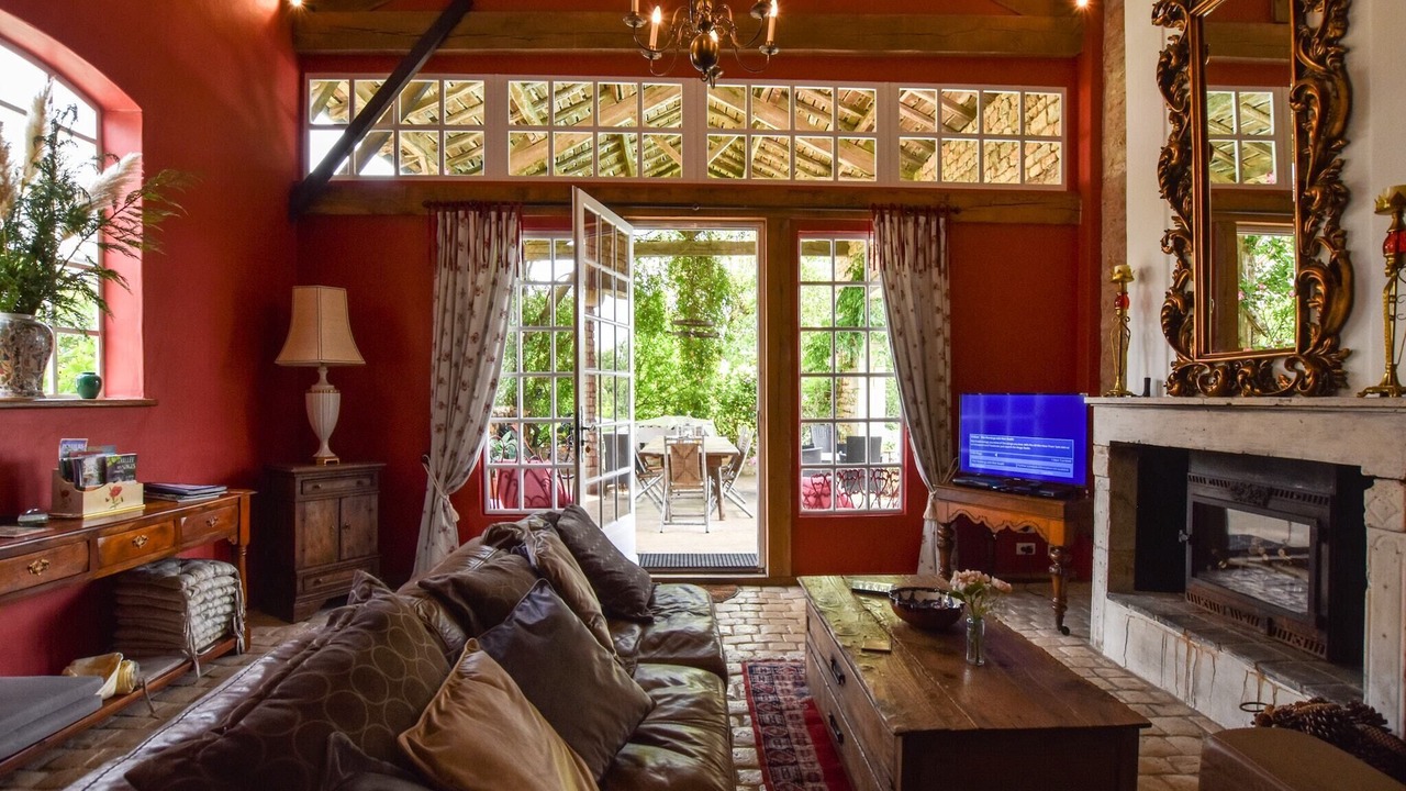 Photo of Livingroom in La Foret-de-Tesse