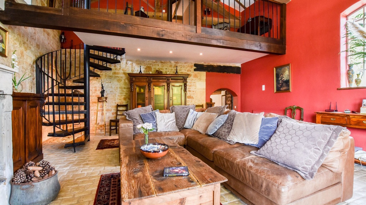 Photo of Livingroom in La Foret-de-Tesse