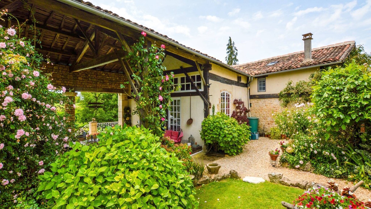 Photo of Outdoor in La Foret-de-Tesse