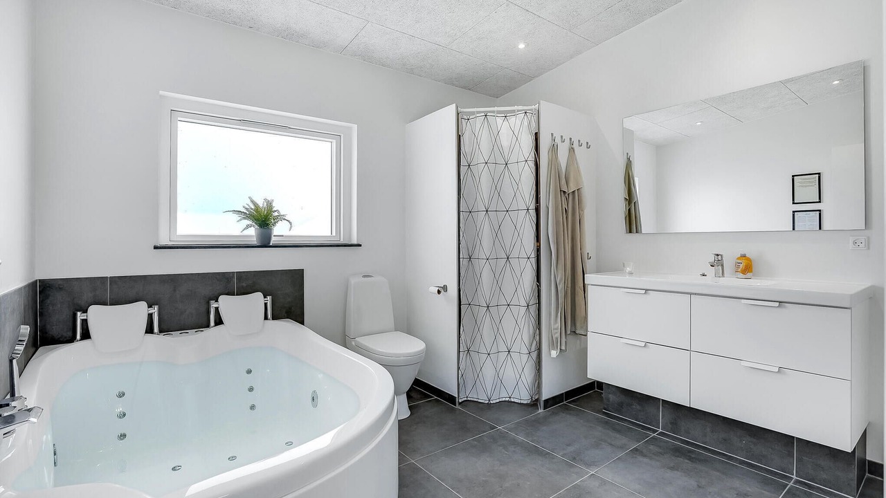 Photo of Bathroom in Skovbyballe