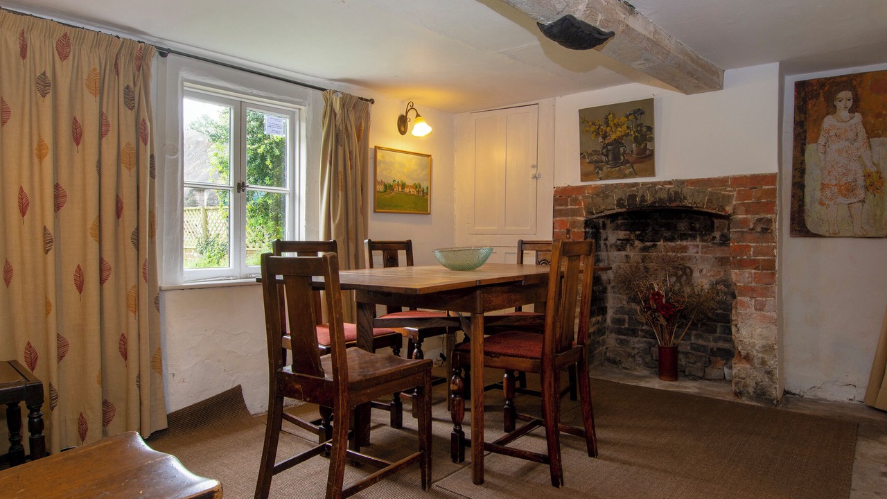 Photo of Bedroom in Avebury
