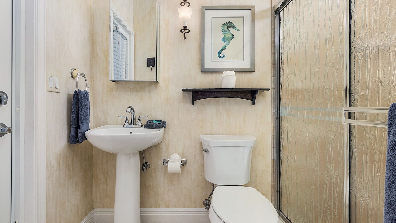 Photo of Bathroom in Caloosahatchee