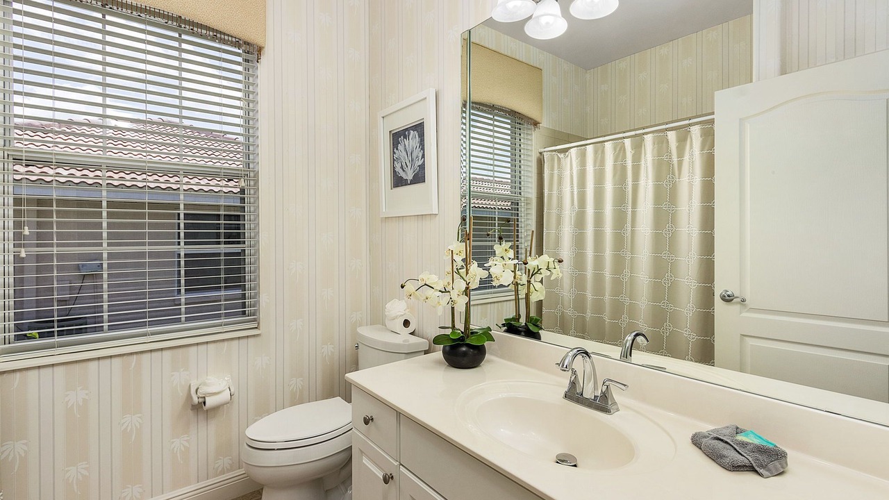 Photo of Bathroom in Caloosahatchee